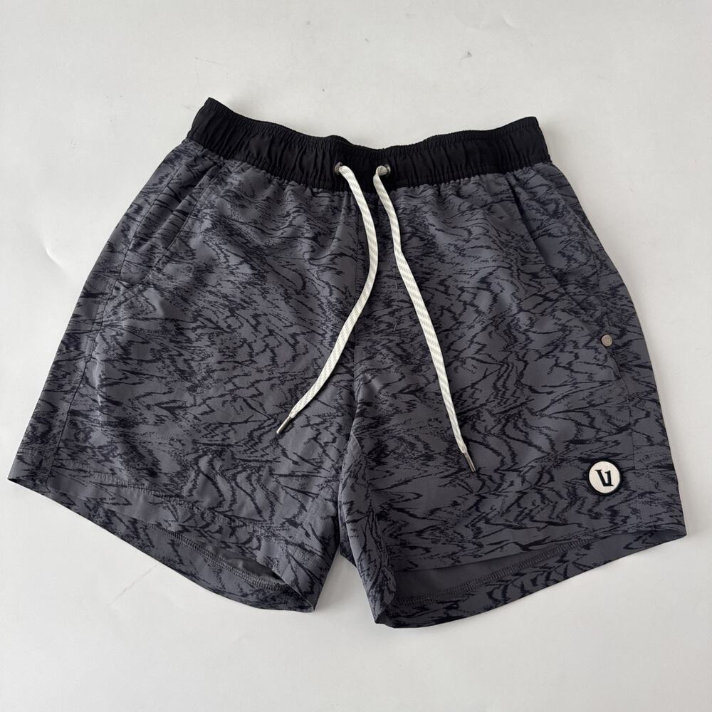 Vuori Men’s XS Kore Short 5” Lined Abstract Athletic Workout Running Shorts